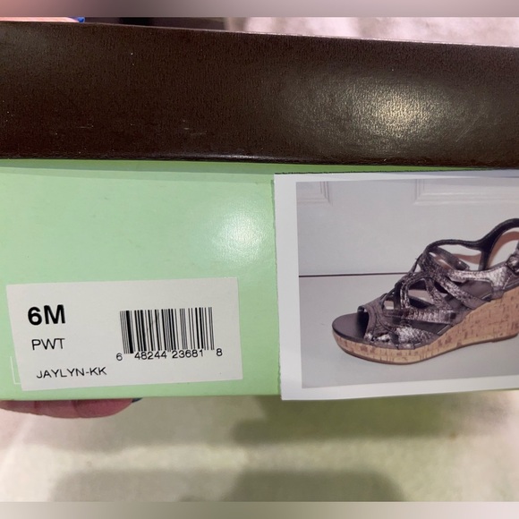 Kelly & Katie - Pewter strappy wedge sandals - size 6 - Picture 7 of 7